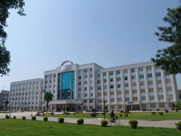 江西理工大學(xué)（氟碳鋁單板應用）