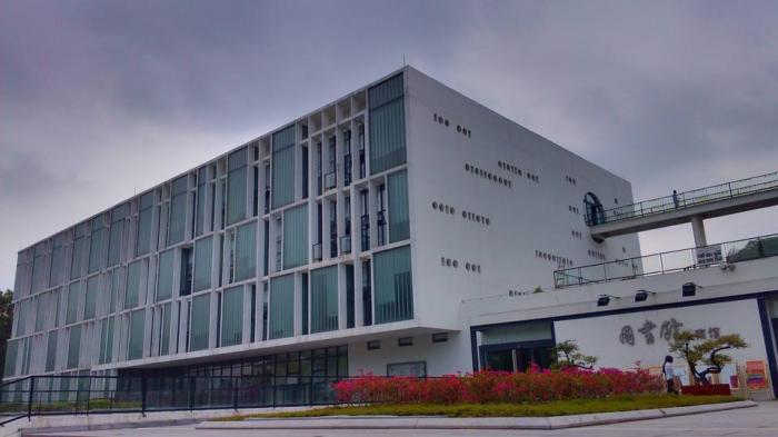 深圳大學(xué)（氟碳鋁單板應用）