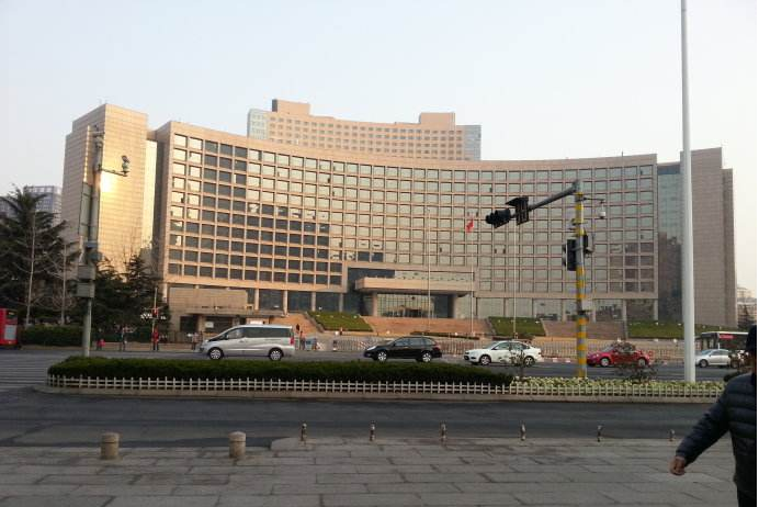 青島市政府（雙曲鋁單板應用）